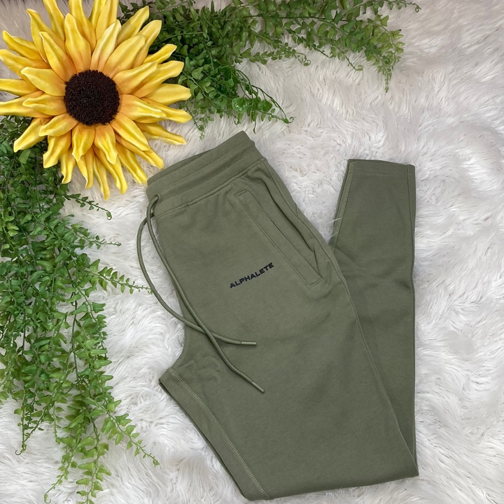 New Alphalete Core Joggers Green High Waisted and Fitted Sizes Small and Medium